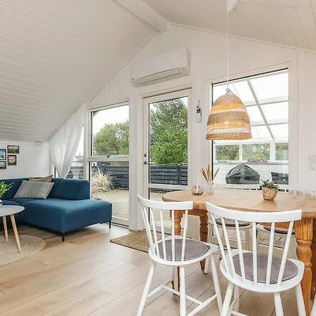 Holiday home Lxiii *